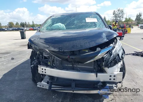 2024 Toyota Sienna Le z USA, uszkodzony, nr VIN 5TDKRKEC7RS196526